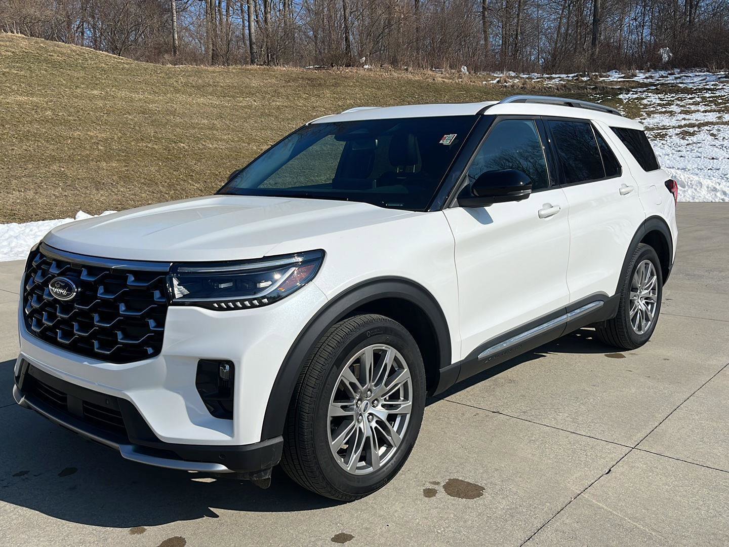 Used 2025 Ford Explorer Platinum image 1