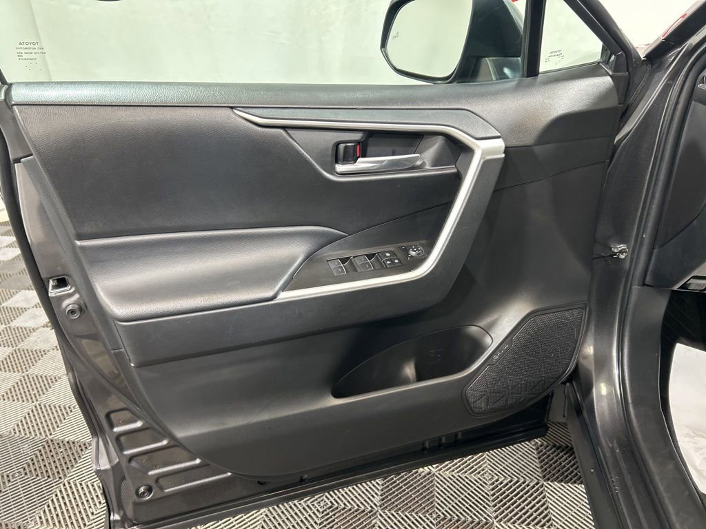 Used 2023 Toyota RAV4 XLE AWD/4WD image 21