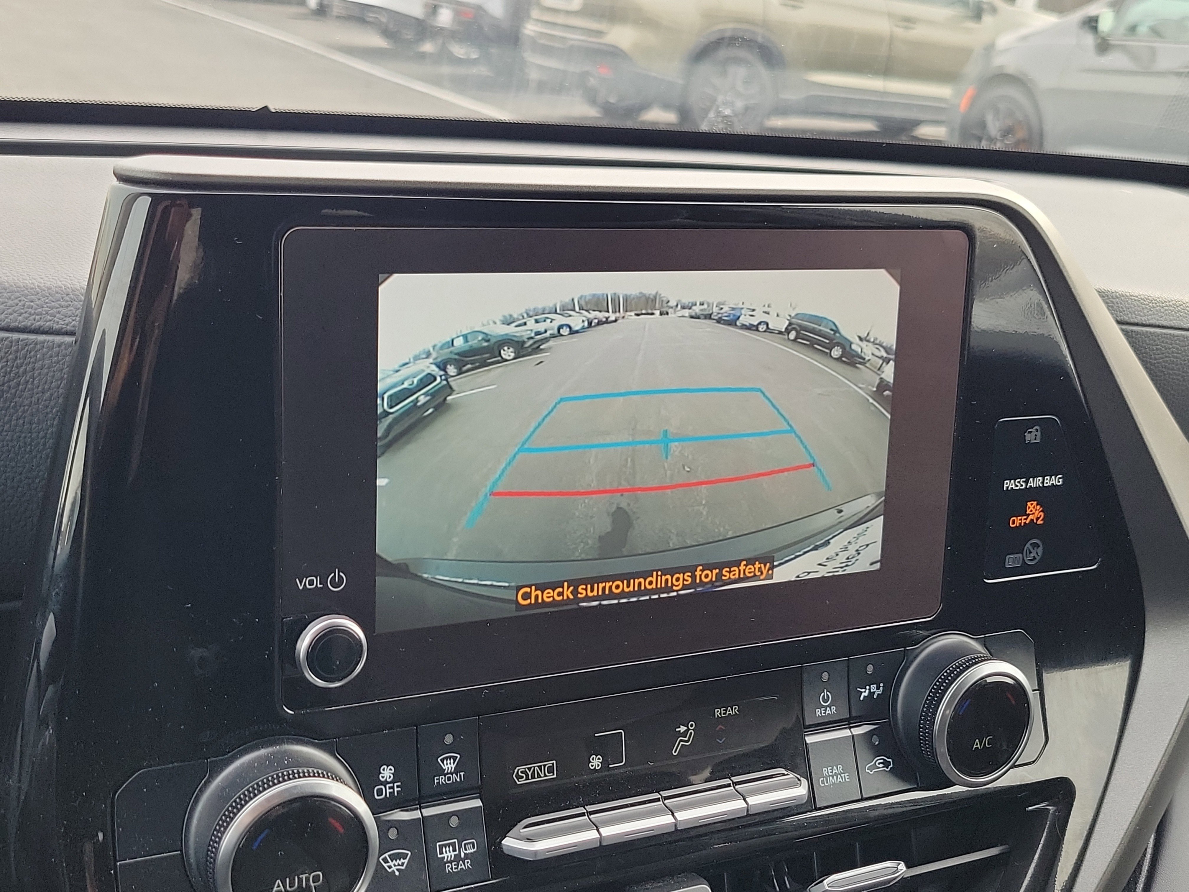 Certified 2024 Toyota Highlander LE image 31