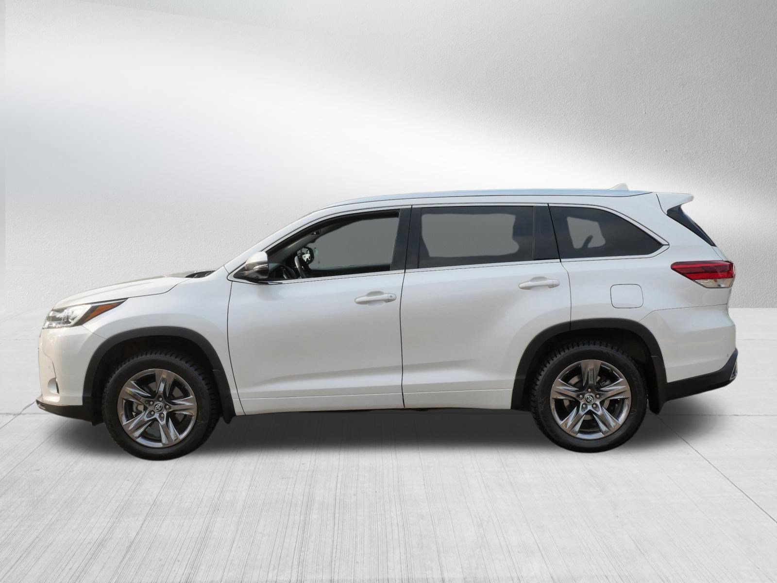 Certified 2017 Toyota Highlander Limited Platinum w/ Carpet Mat Package AWD/4WD image 4