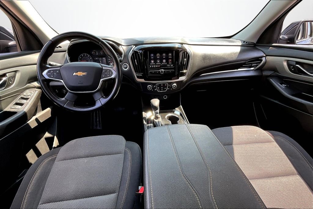Used 2021 Chevrolet Traverse LT image 7