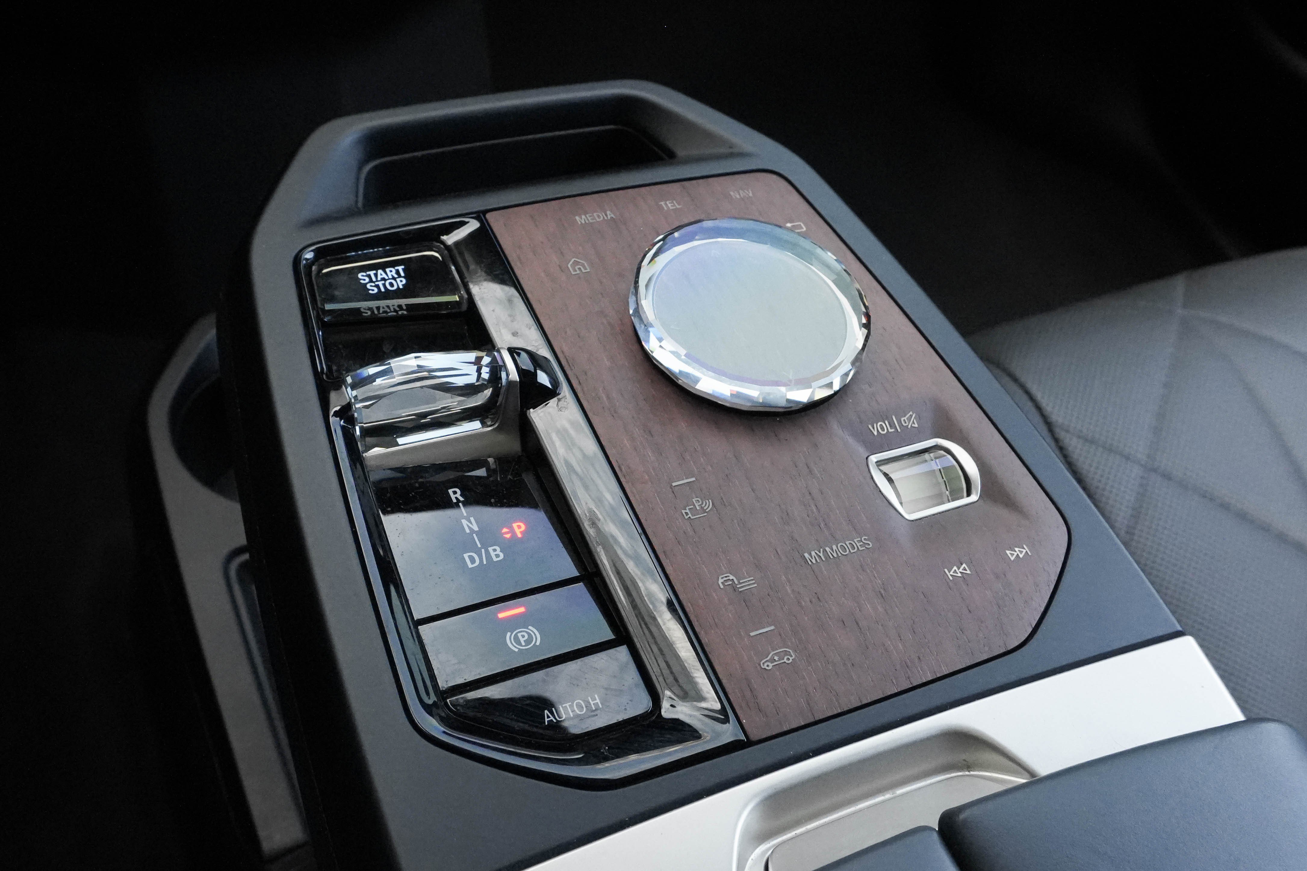 Certified 2023 BMW iX M60 w/ Executive Package AWD/4WD image 27