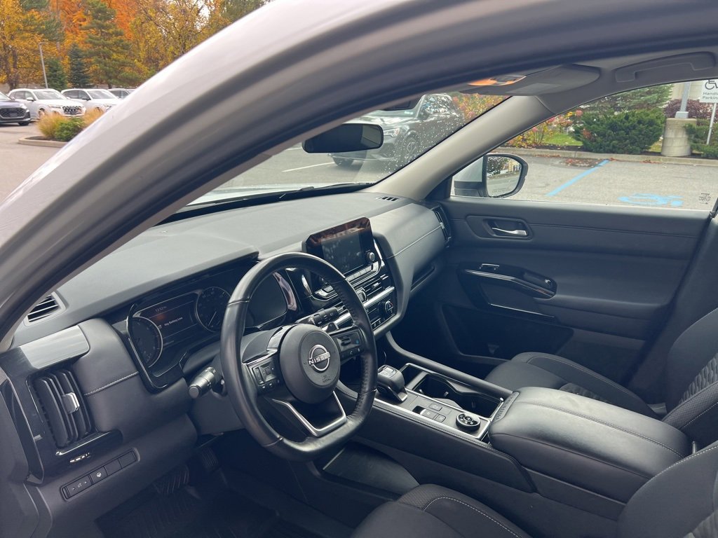Used 2022 Nissan Pathfinder SV image 48