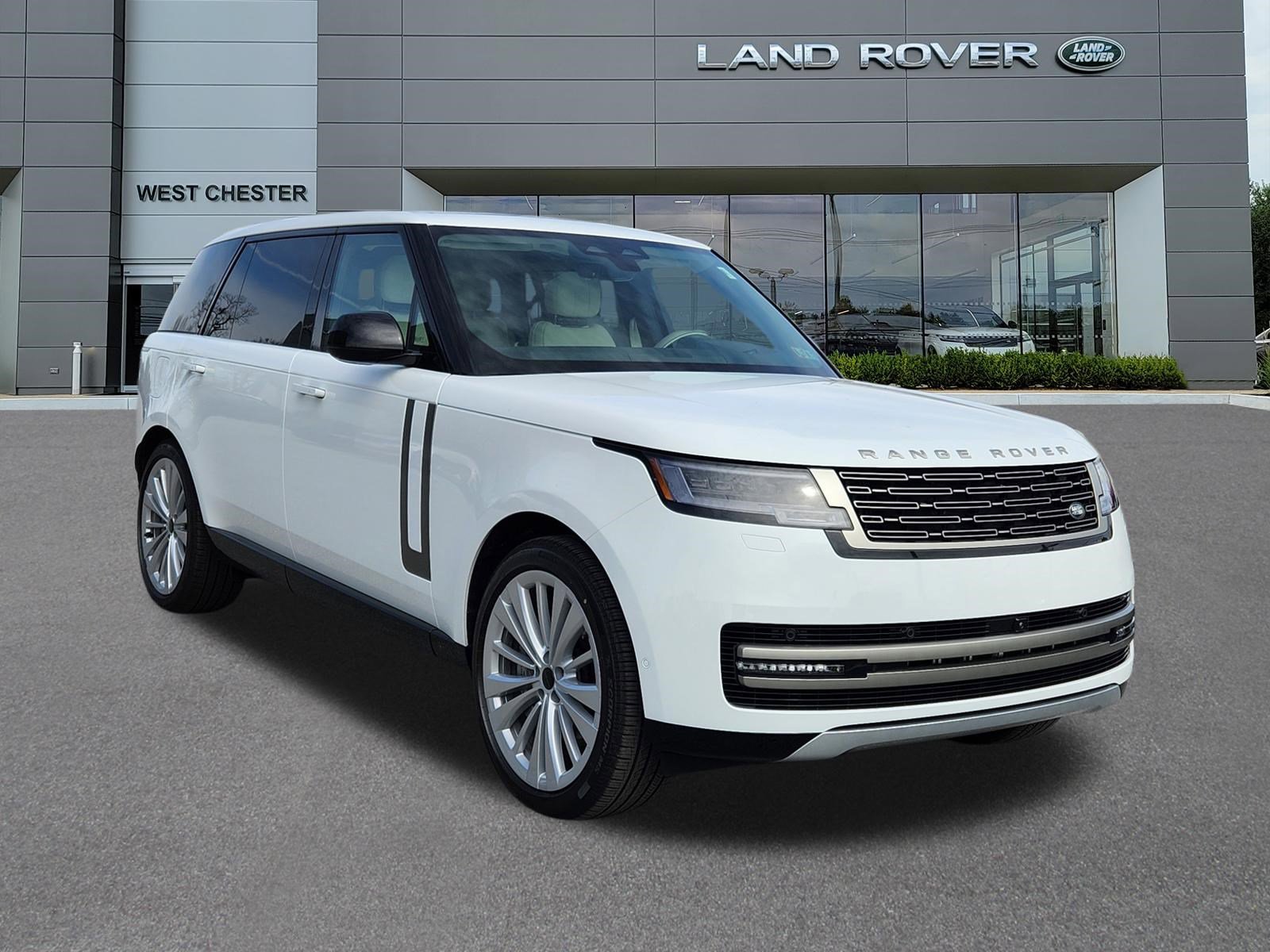 New 2026 Land Rover Range Rover Long Wheelbase SE image 2