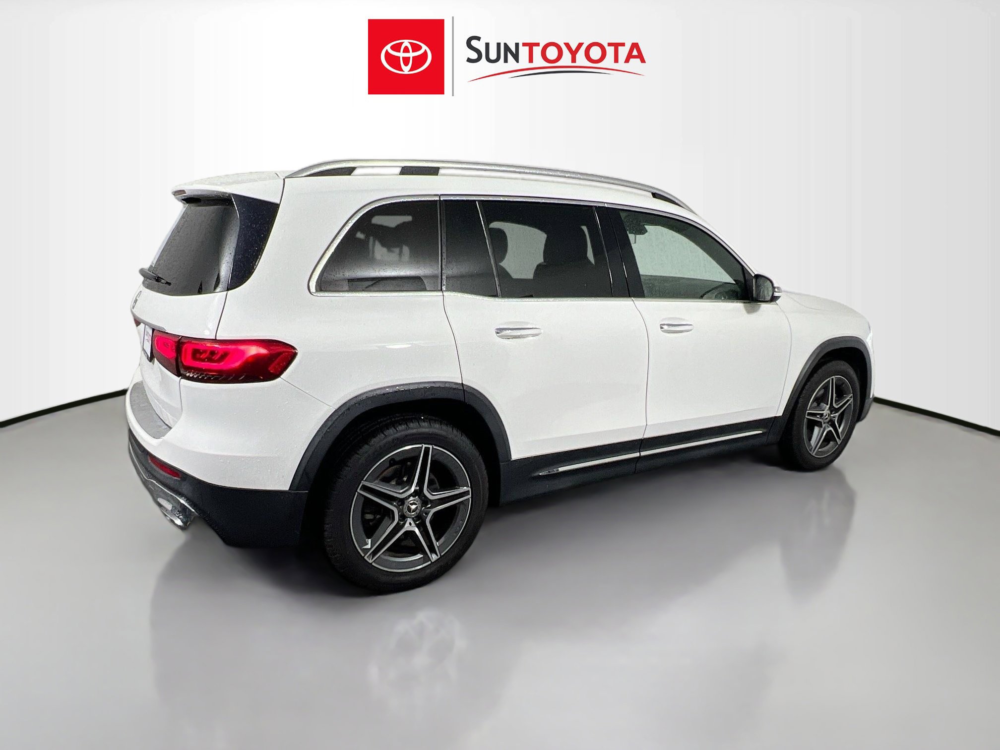 Used 2021 Mercedes-Benz GLB 250 image 4