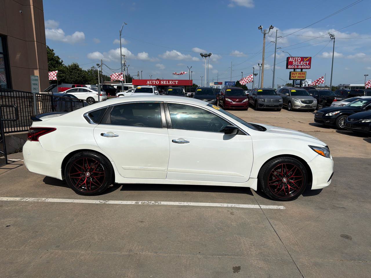 Used 2018 Nissan Altima 2.5 SR w/ SR Midnight Edition FWD image 4