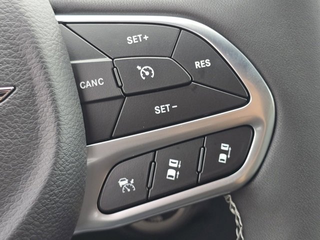 New 2025 Chrysler Voyager LX image 15