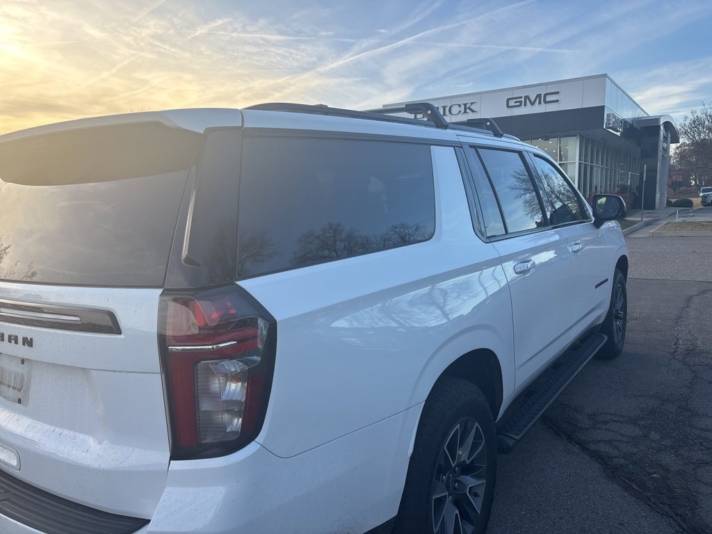 Used 2023 Chevrolet Suburban Z71 w/ Luxury Package image 7
