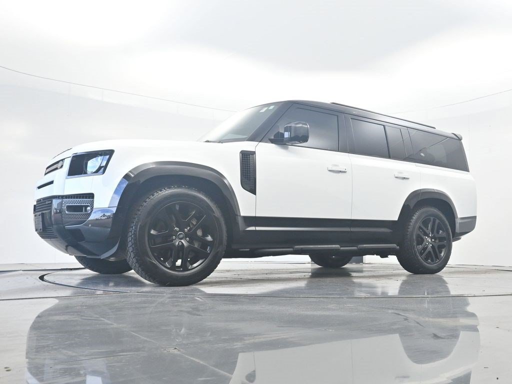 Used 2023 Land Rover Defender 130 X-Dynamic SE AWD/4WD image 25