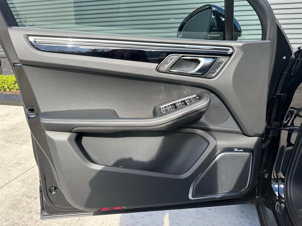 Certified 2026 Porsche Macan S AWD/4WD image 20