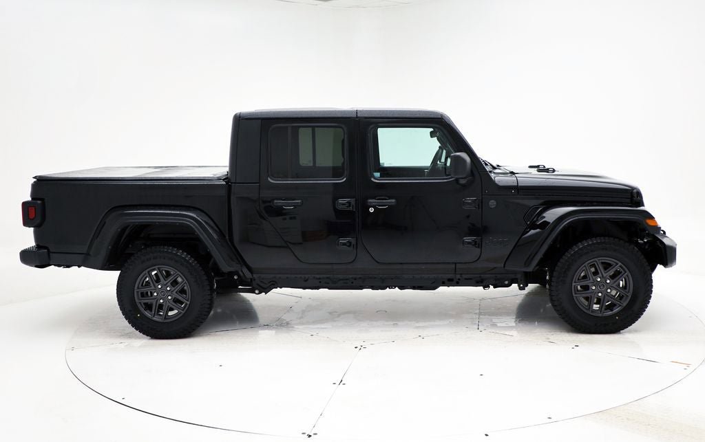 Used 2024 Jeep Gladiator Sport AWD/4WD image 3
