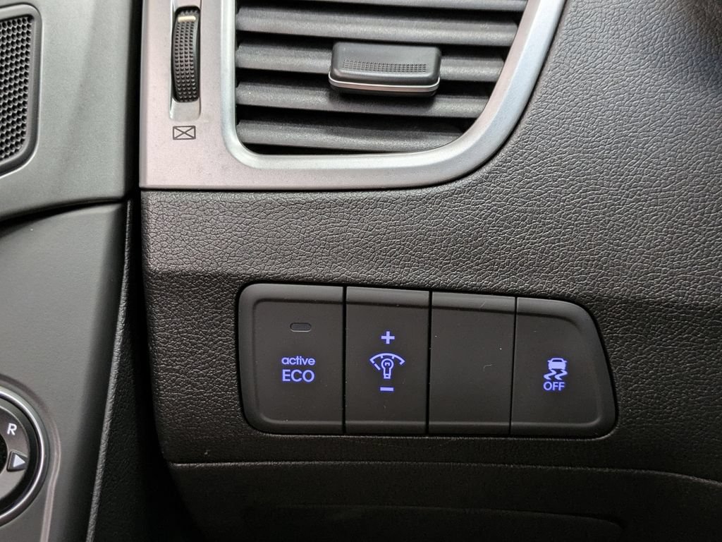 Used 2016 Hyundai Elantra Value Edition FWD image 11