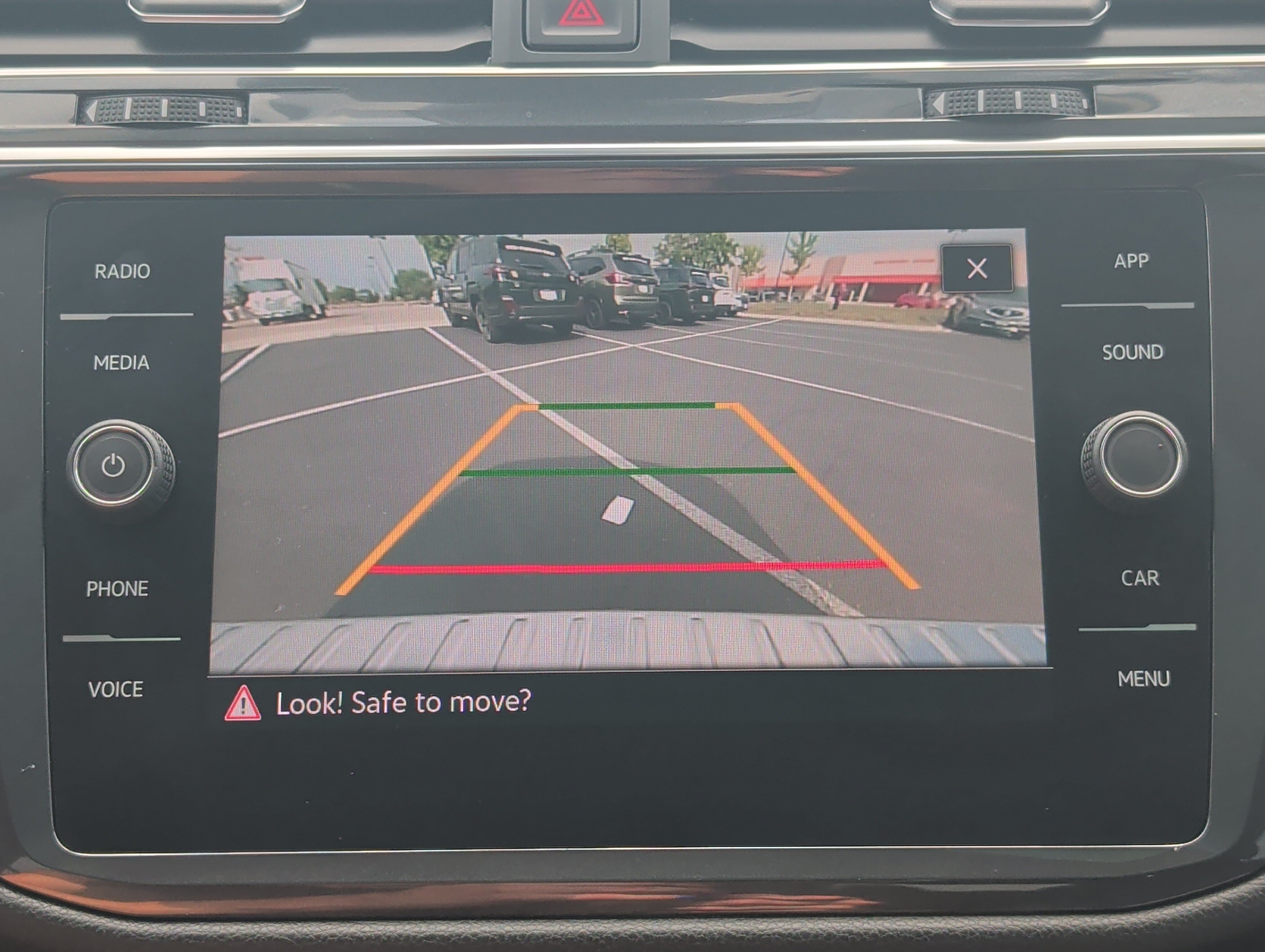 Used 2022 Volkswagen Tiguan SE w/ Panoramic Sunroof Package AWD/4WD image 33