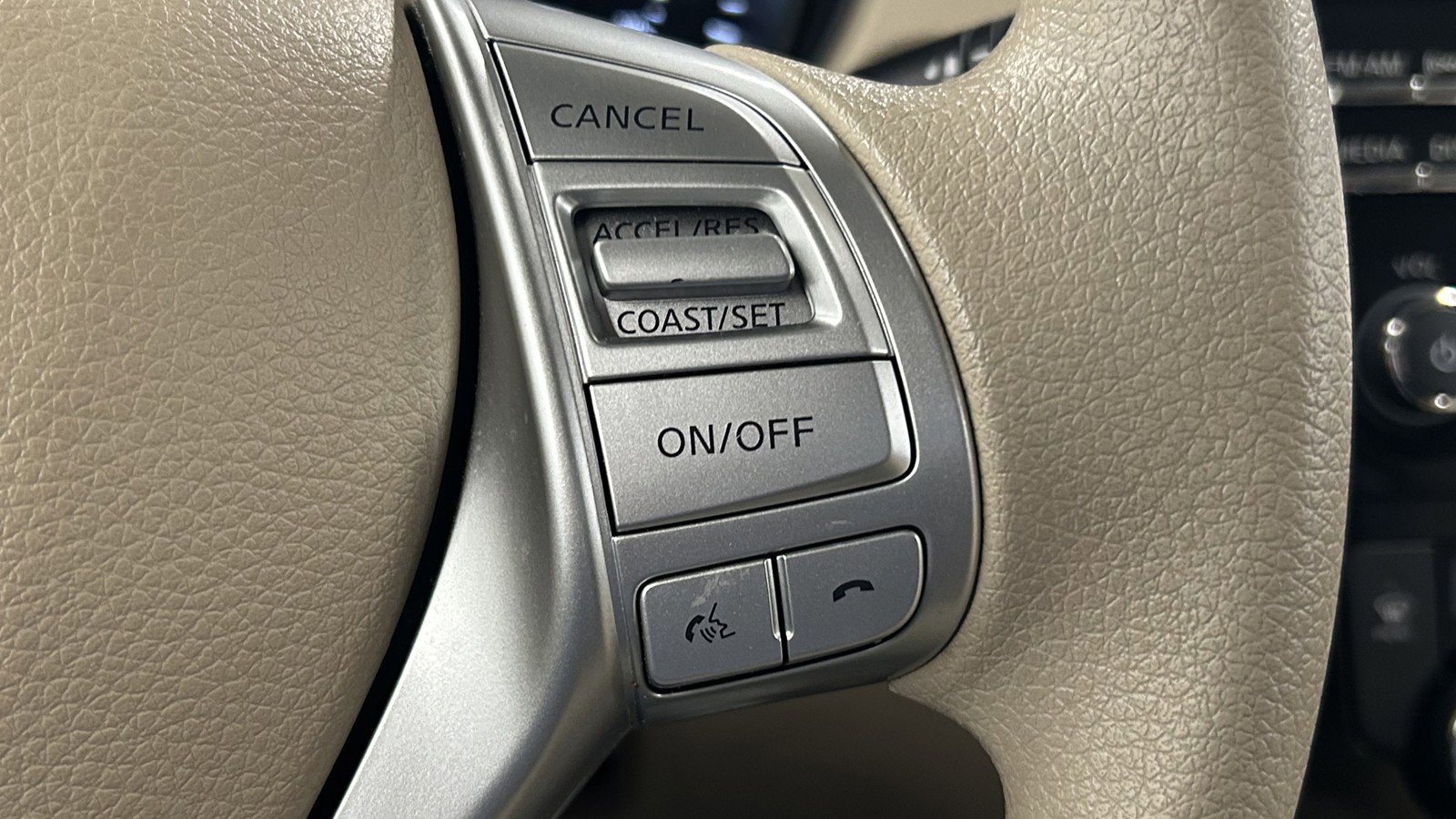 Used 2015 Nissan Rogue SV image 22