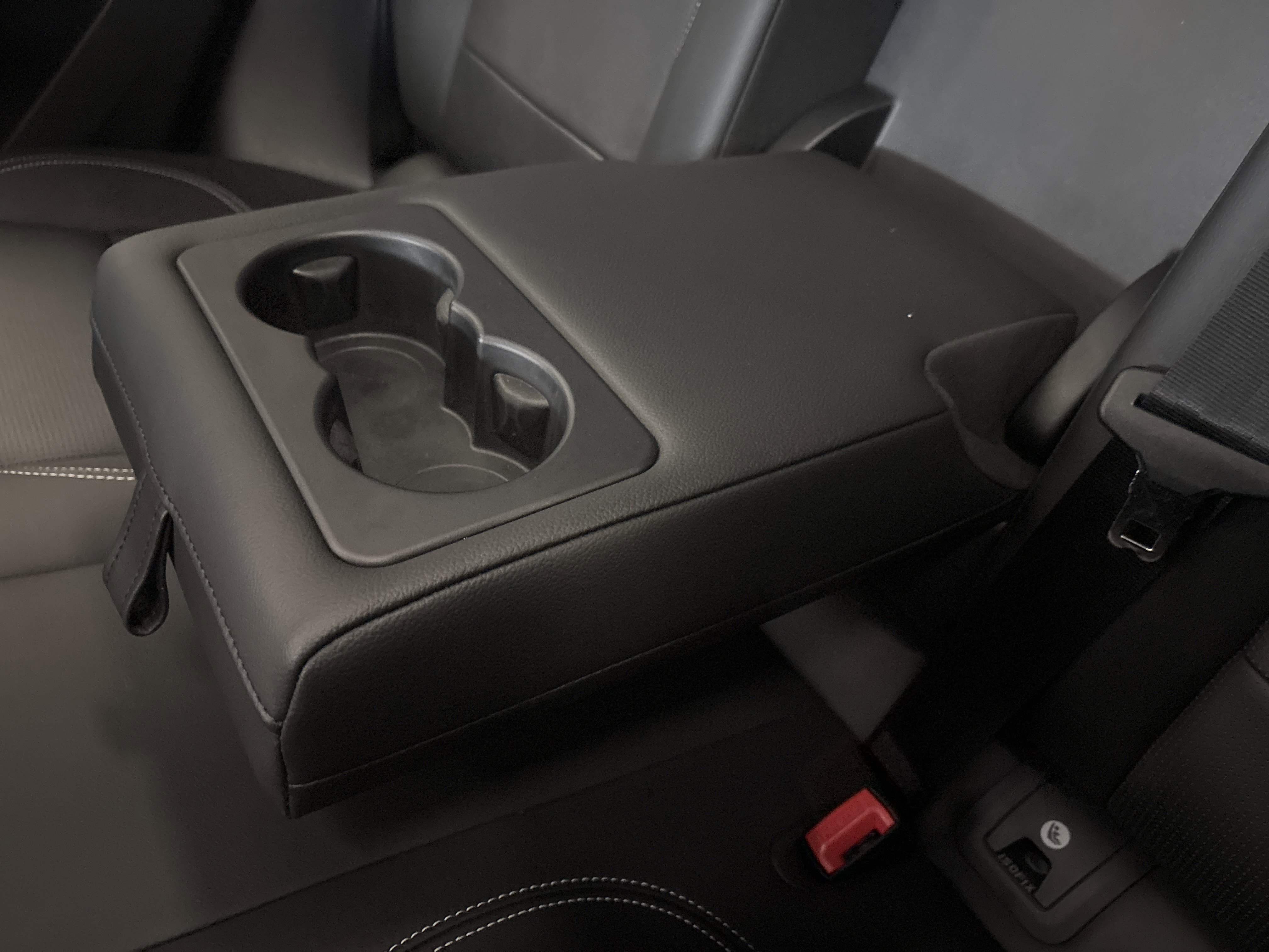 Used 2024 Jaguar E-PACE R-Dynamic SE image 17