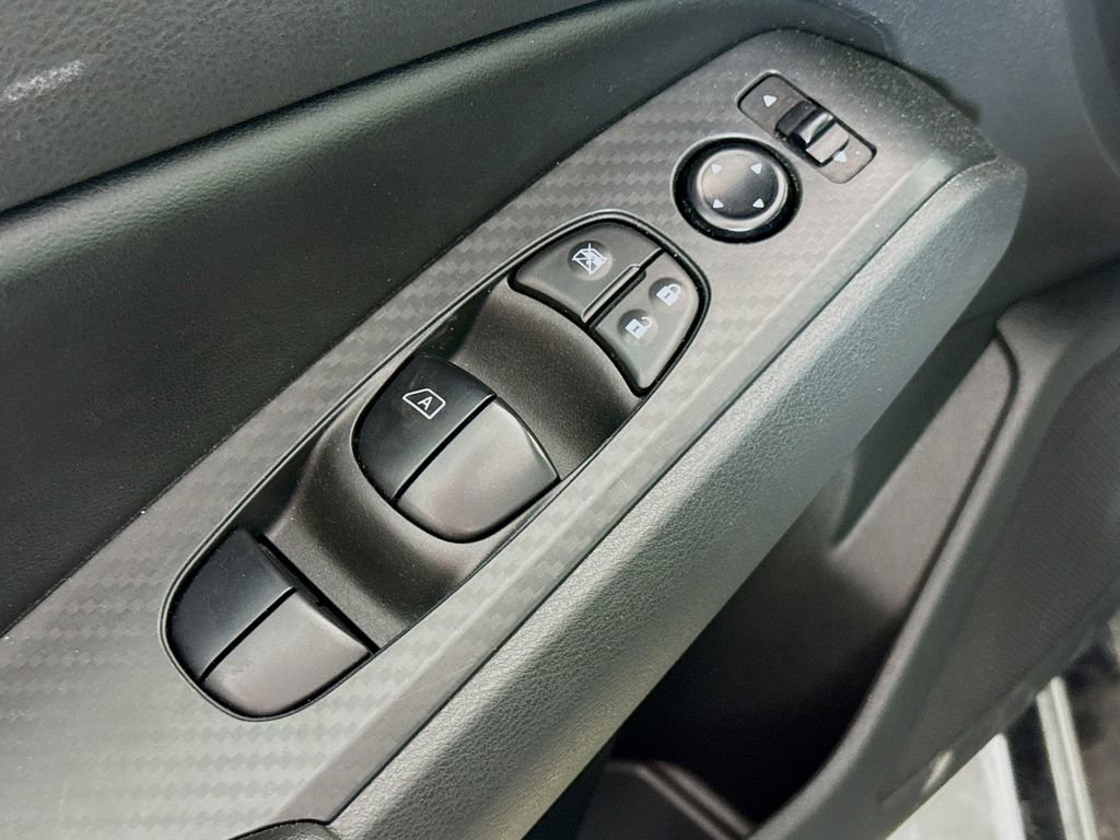 Used 2024 Nissan Altima 2.5 SV image 18