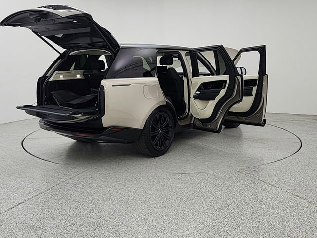 Certified 2023 Land Rover Range Rover Autobiography AWD/4WD image 11