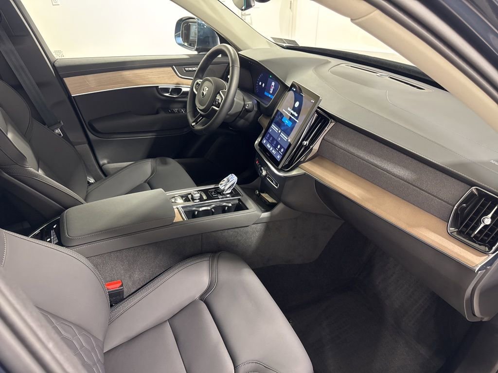 Used 2026 Volvo XC90 B6 Core w/ Protection Package Premier AWD/4WD image 28