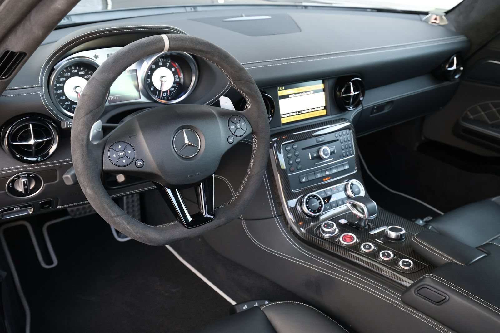 Used 2015 Mercedes-Benz SLS AMG GT Final Edition image 4