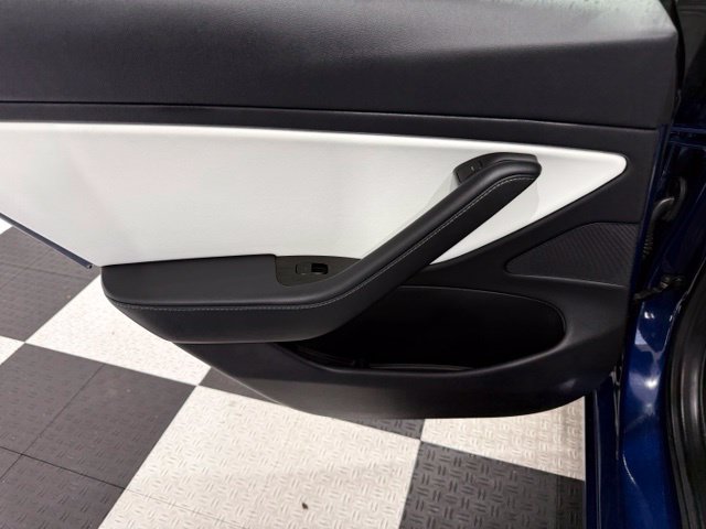 Used 2018 Tesla Model 3 Long Range AWD/4WD image 17