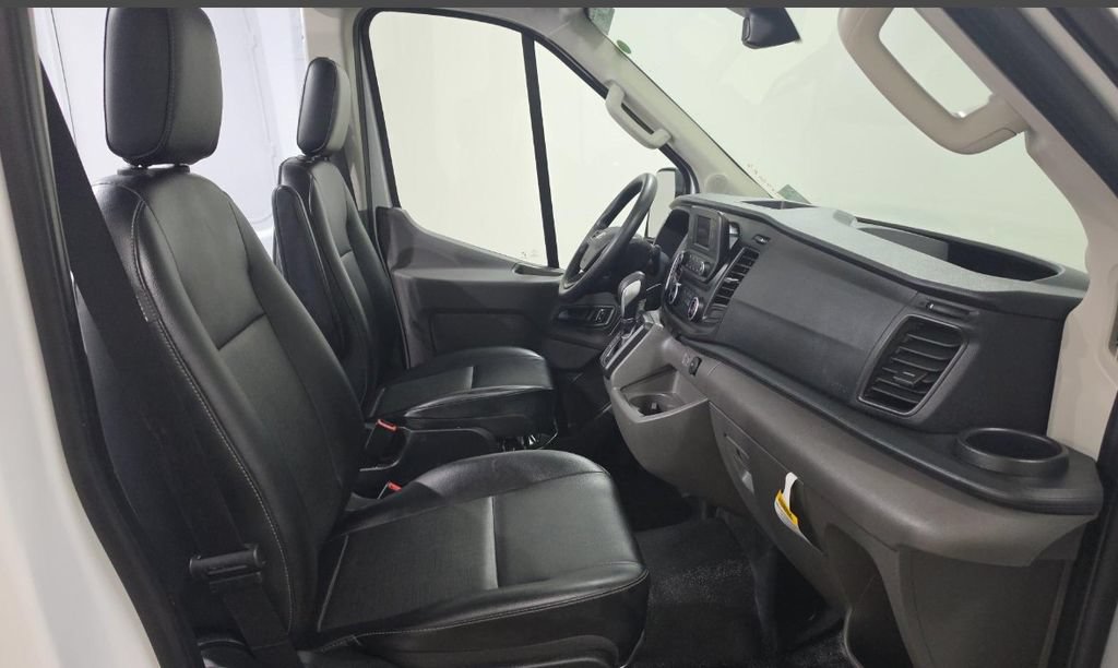Used 2025 Ford Transit 250 148 Medium Roof RWD image 5