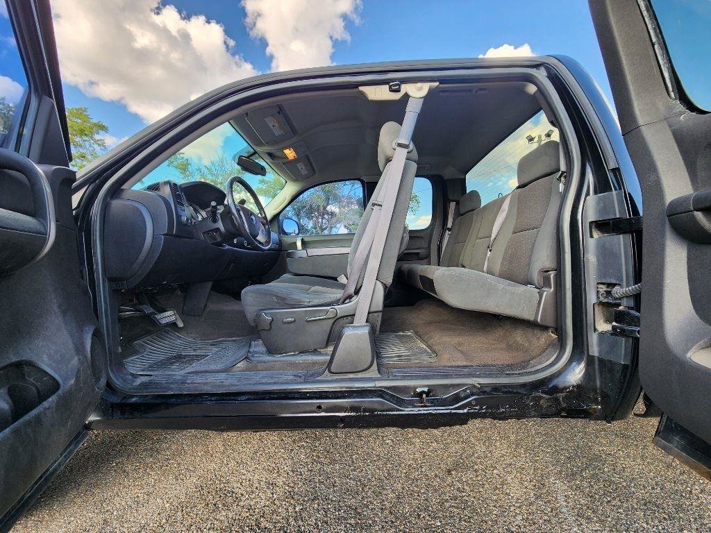 Used 2007 Chevrolet Silverado 1500 LT w/ 1LT Convenience Package AWD/4WD image 19