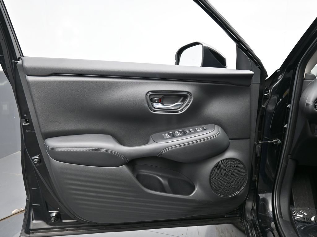 Certified 2025 Honda HR-V EX-L image 30