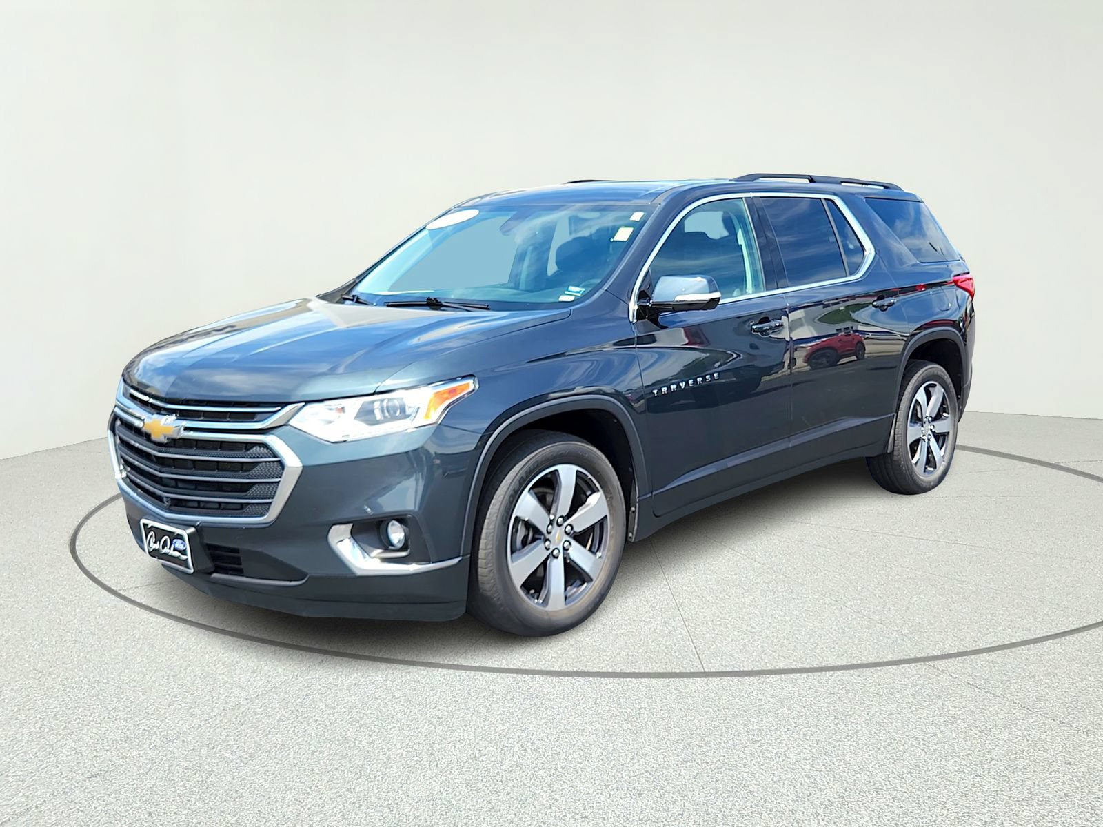 Used 2020 Chevrolet Traverse LT w/ LT Premium Package AWD/4WD image 2