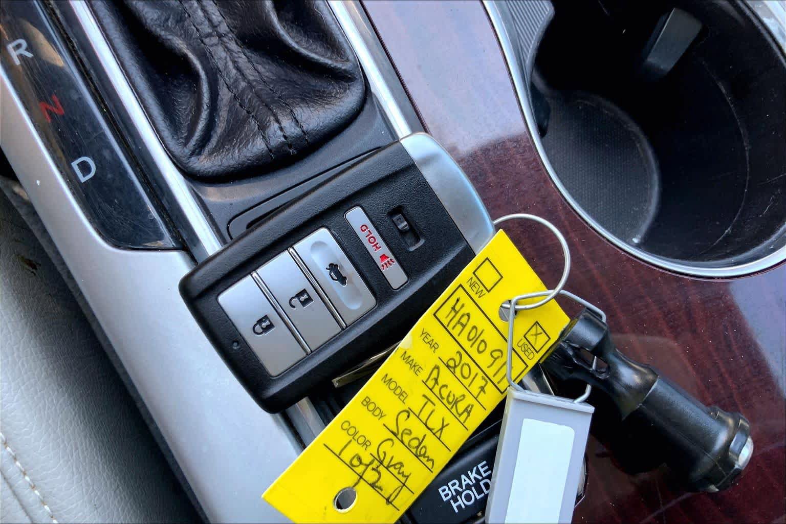 Used 2017 Acura TLX FWD image 15