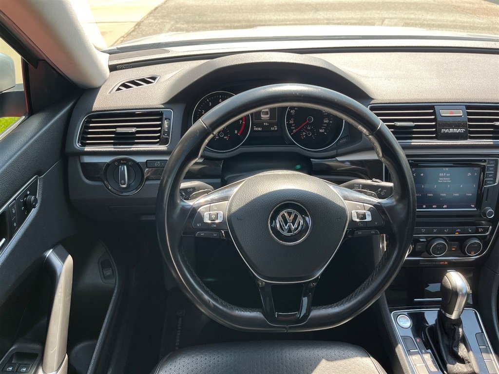 Used 2019 Volkswagen Passat 2.0T SE R-Line FWD image 9