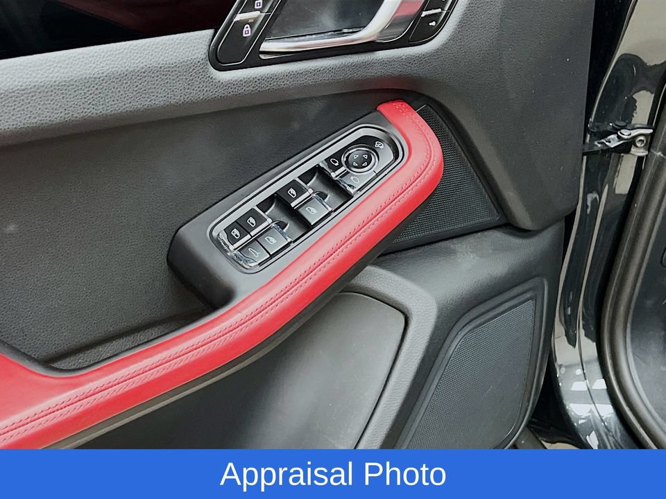 Certified 2023 Porsche Macan AWD/4WD image 20