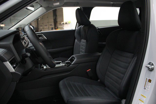 New 2026 Mitsubishi Outlander Trail Edition image 7