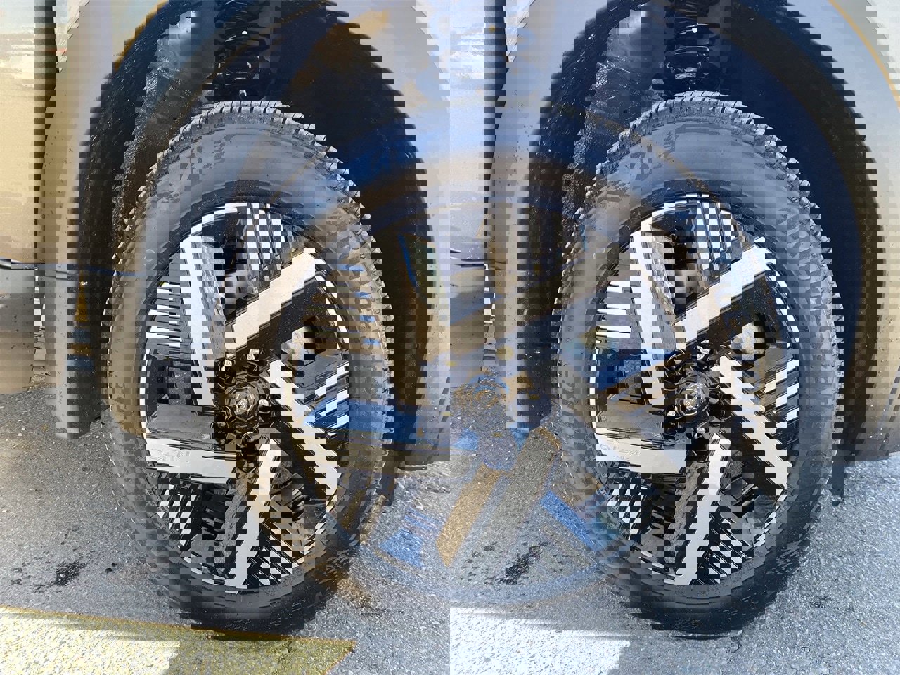 New 2026 Nissan Kicks SV image 9