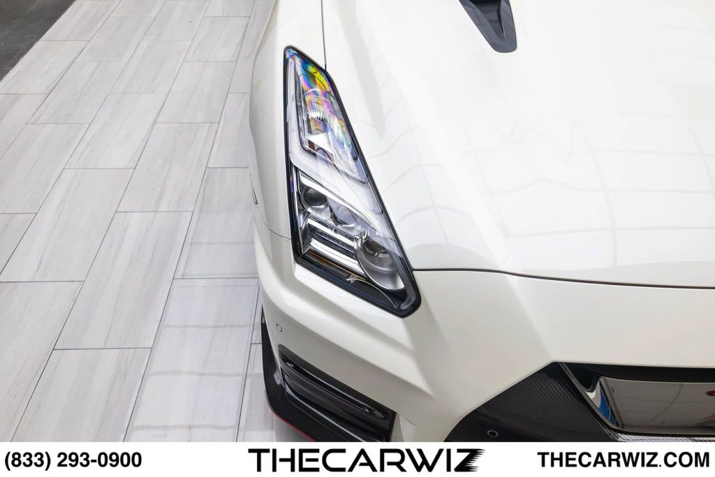 Used 2018 Nissan GT-R NISMO AWD/4WD image 4