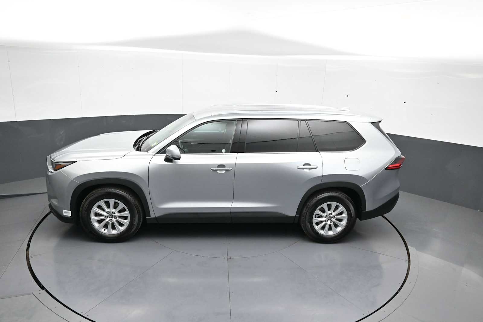 Certified 2025 Toyota Grand Highlander AWD image 43