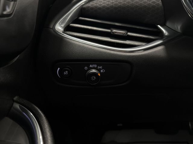 Used 2017 Chevrolet Malibu LT FWD image 20