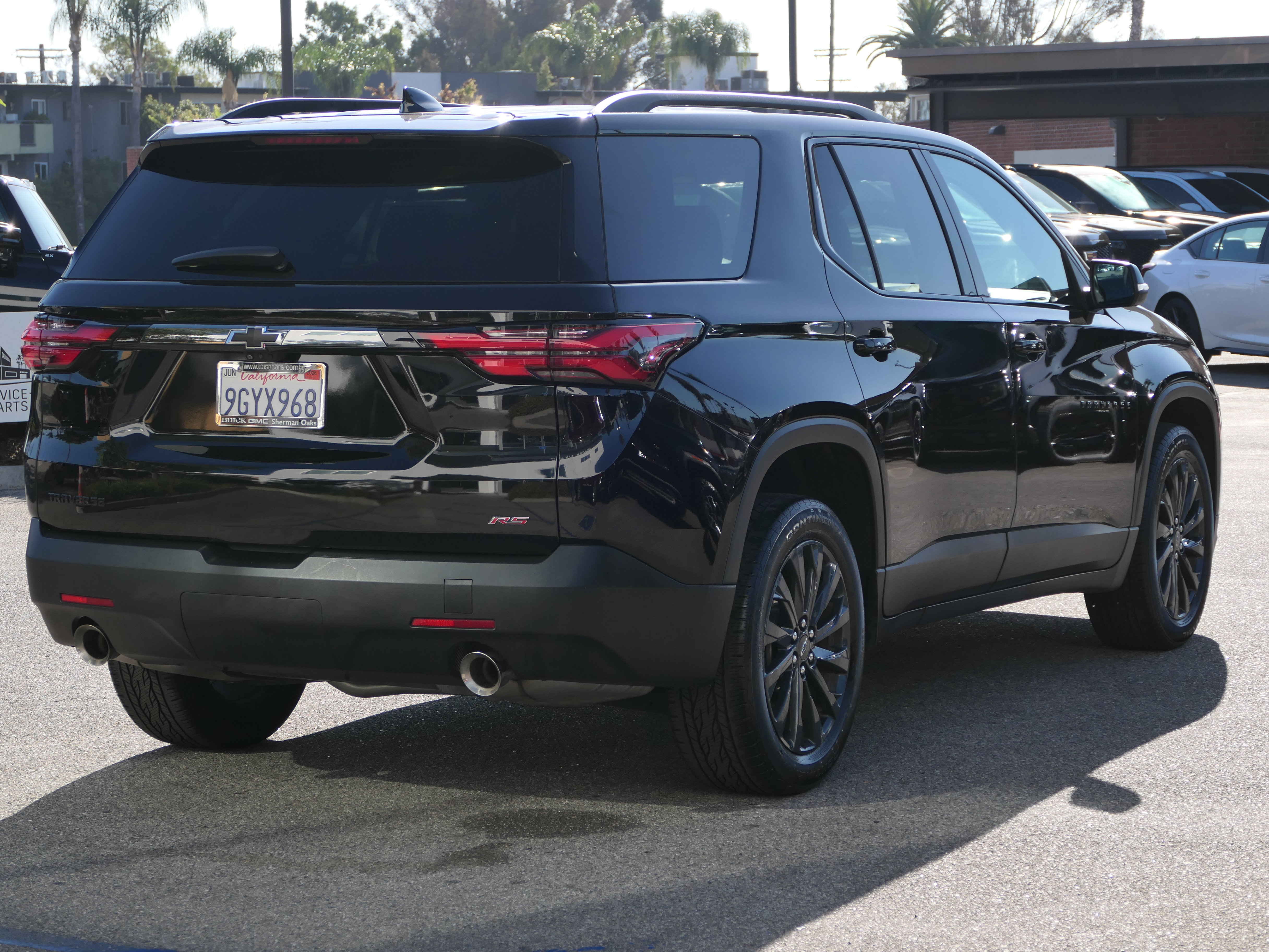 Used 2023 Chevrolet Traverse RS FWD image 5