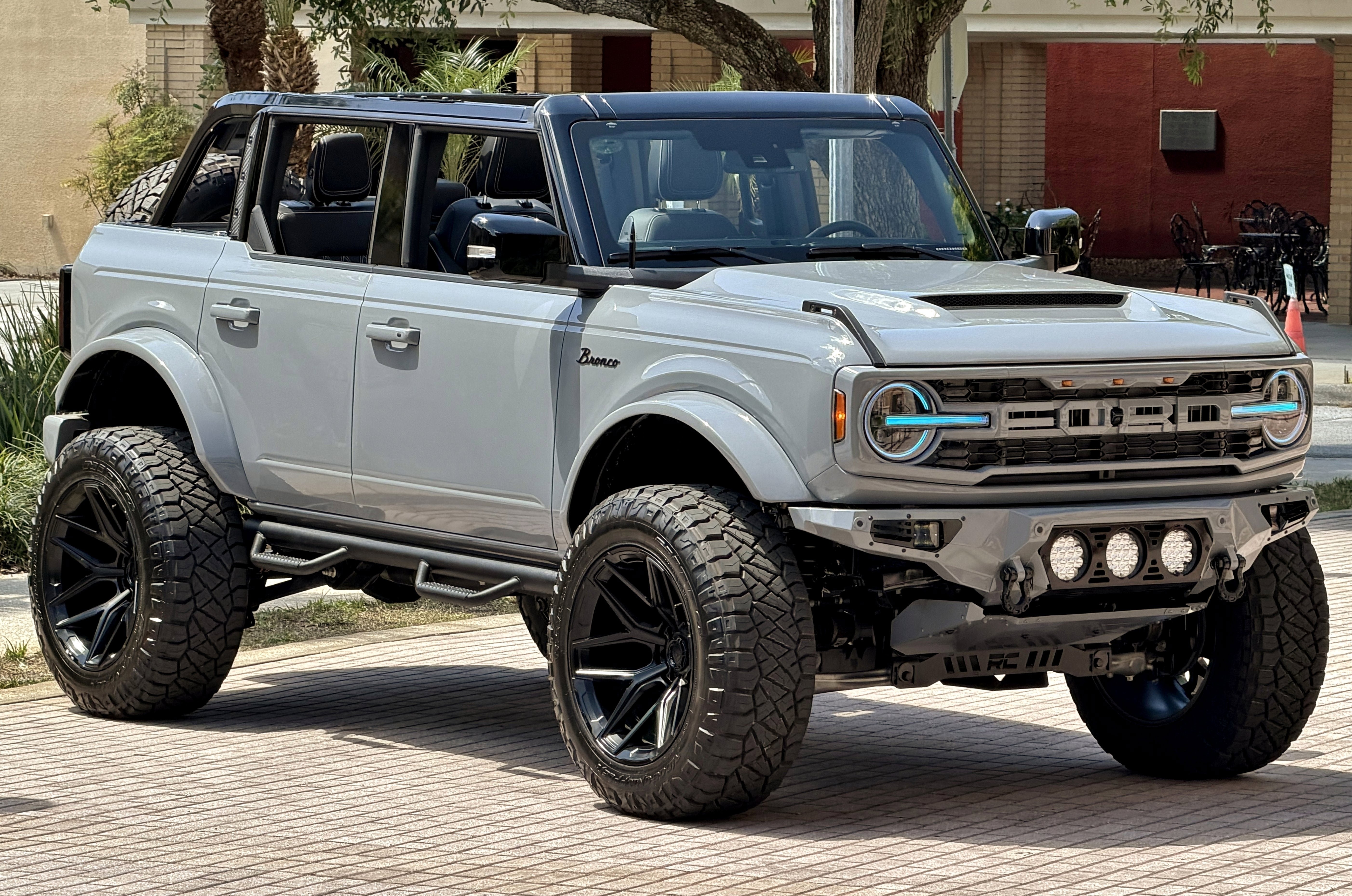 Used 2025 Ford Bronco Outer Banks AWD/4WD image 12