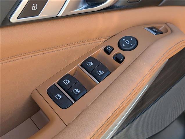 Used 2024 BMW X5 sDrive40i w/ M Sport Package image 12