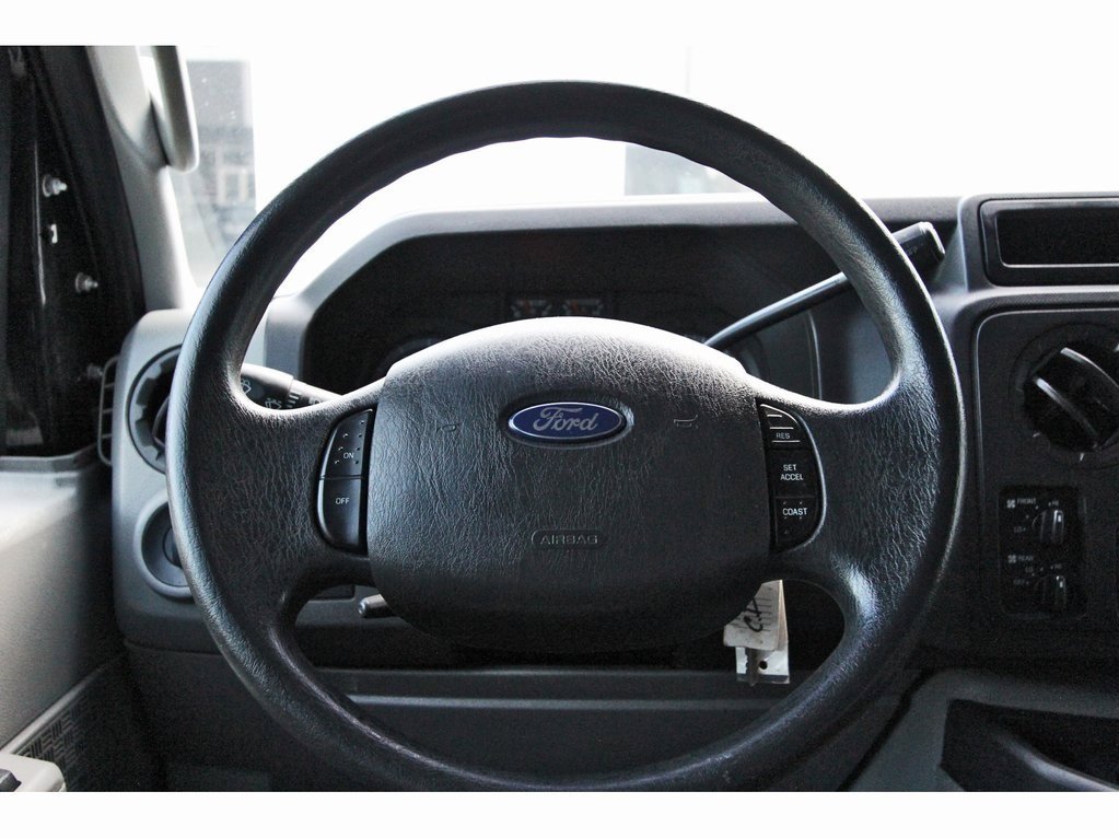 Used 2013 Ford E-350 and Econoline 350 XLT image 14