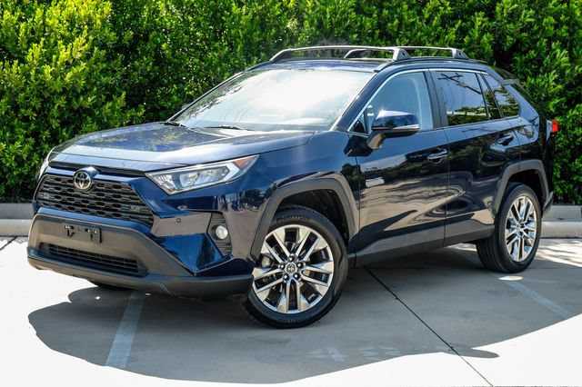 Used 2020 Toyota RAV4 XLE Premium AWD/4WD image 2