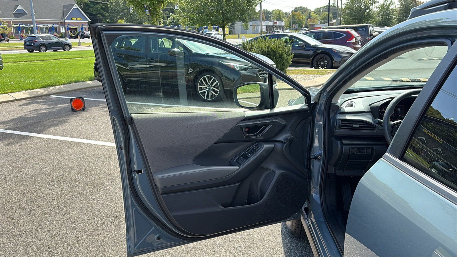 Used 2024 Subaru Crosstrek 2.0i Premium AWD/4WD image 8