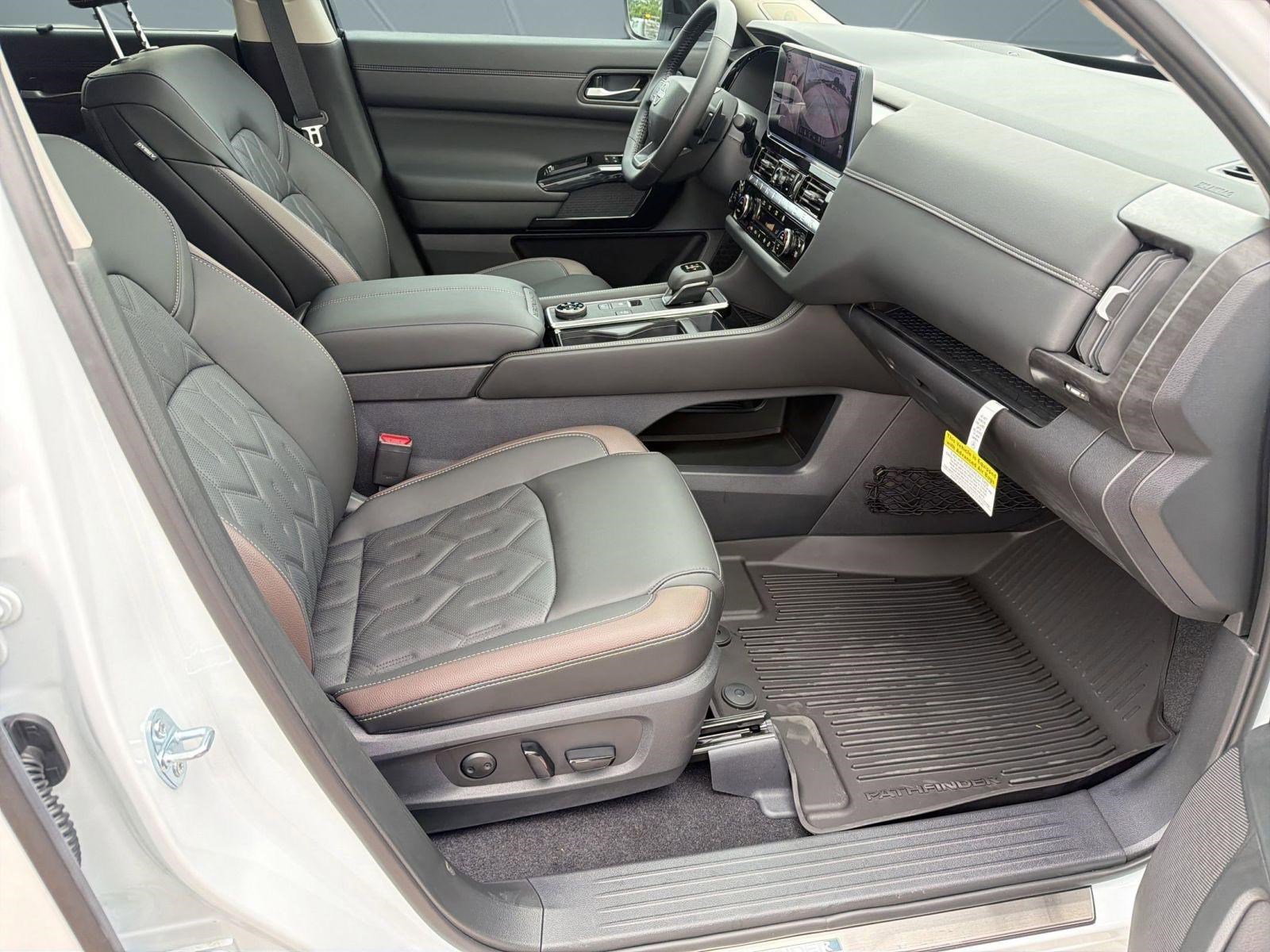 New 2026 Nissan Pathfinder Platinum image 30