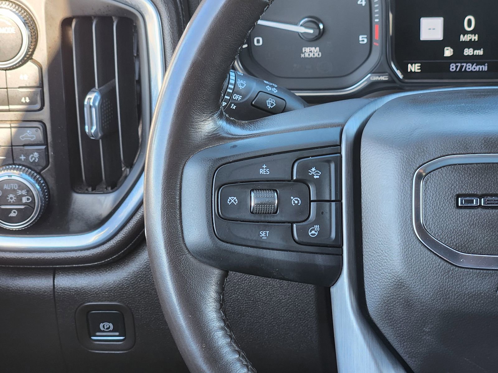 Used 2023 GMC Sierra 2500 Denali w/ Denali Ultimate Package image 33