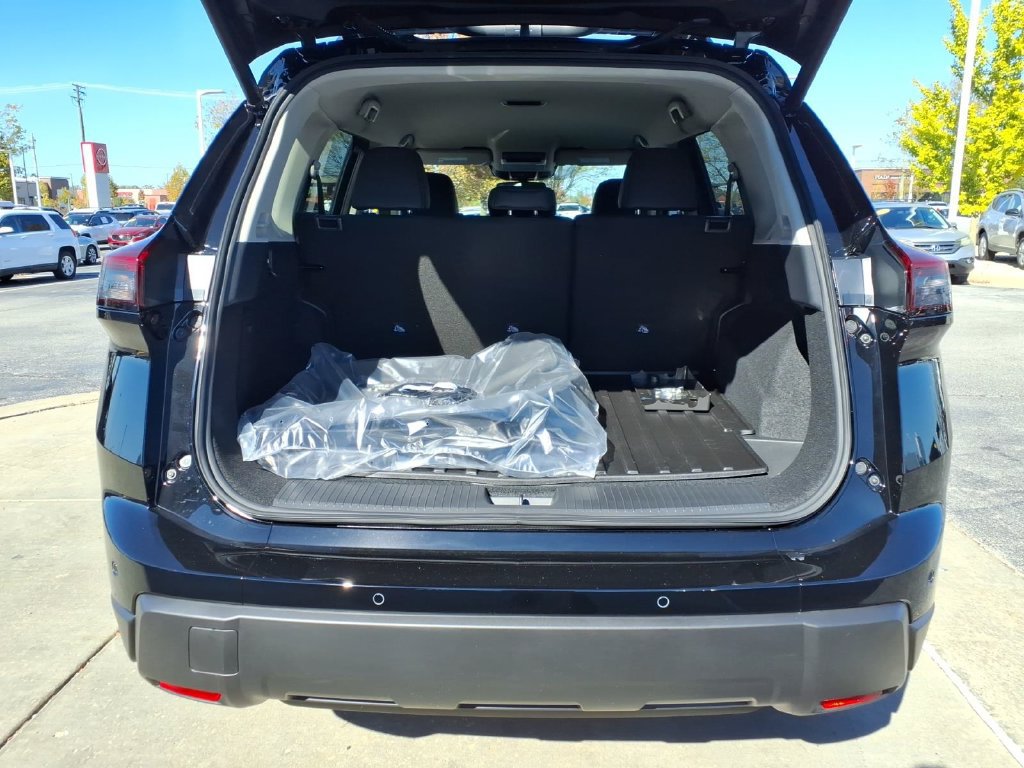 New 2027 Nissan Rogue SV w/ Rock Creek Premium Package AWD/4WD image 9