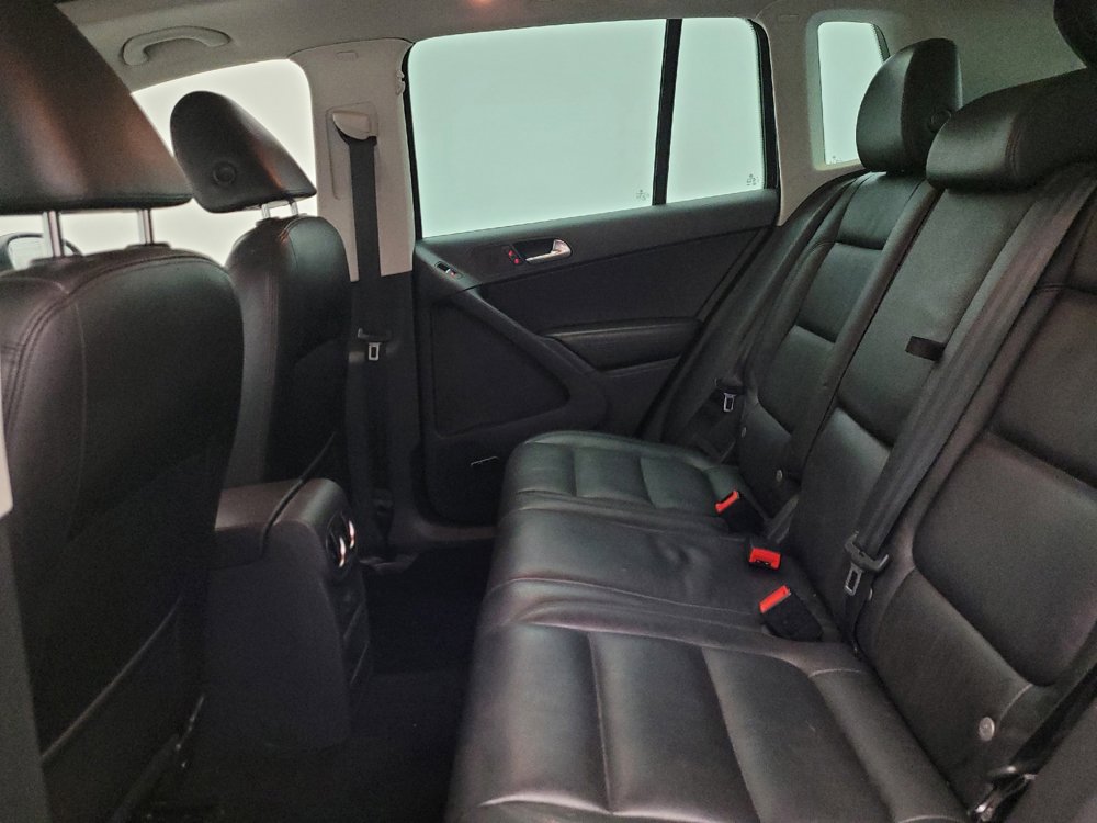 Used 2016 Volkswagen Tiguan SEL AWD/4WD image 18