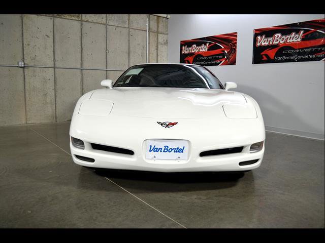 Used 2004 Chevrolet Corvette Coupe w/ Preferred Equipment Group image 3