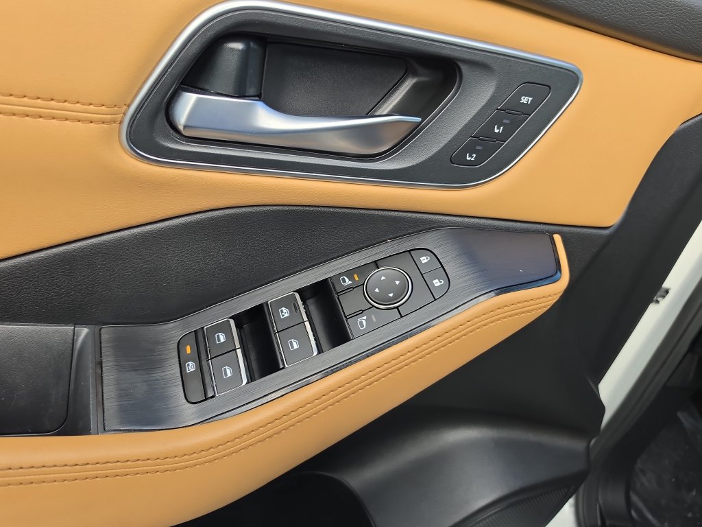Used 2021 Nissan Rogue Platinum FWD image 20