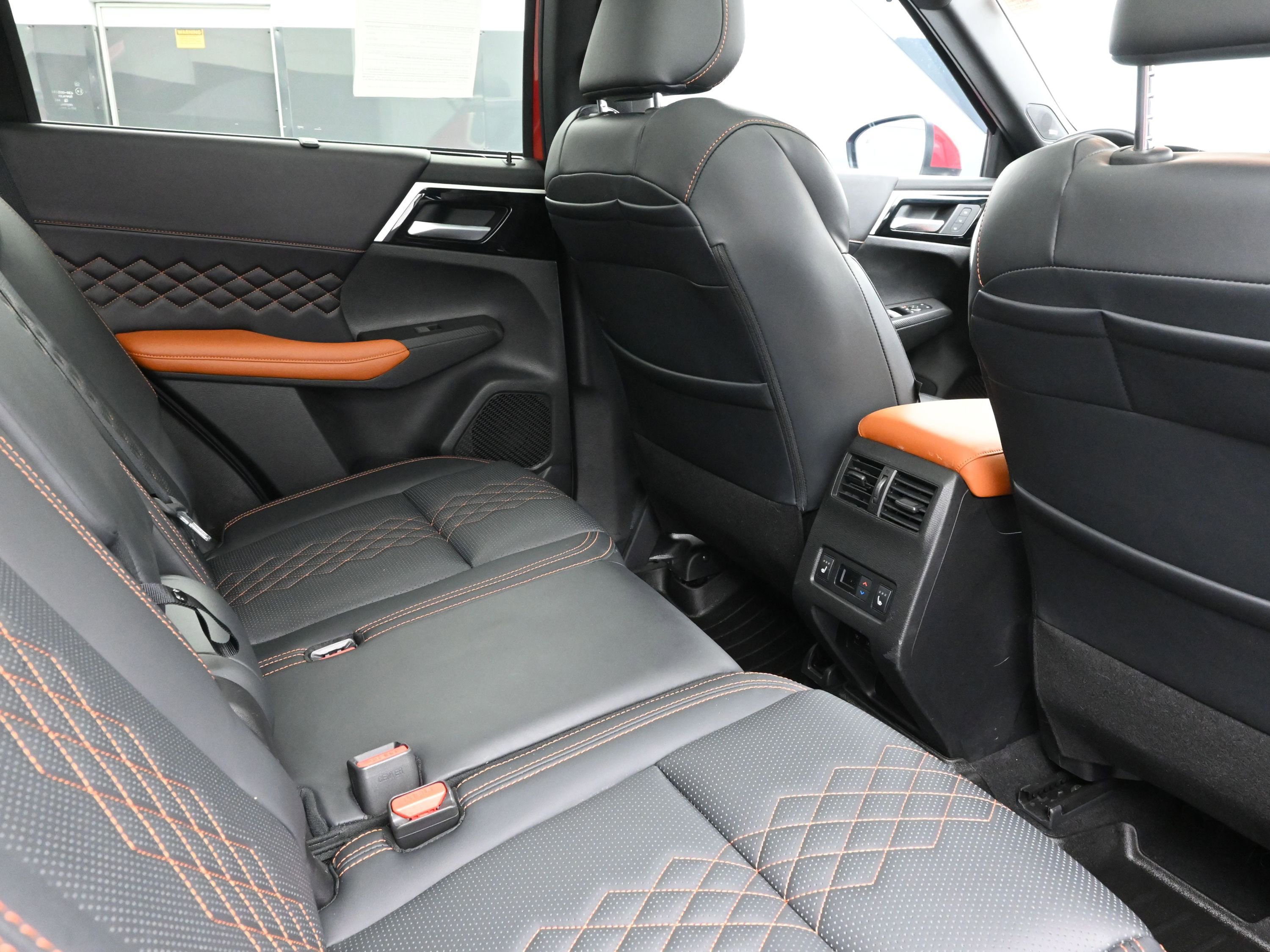 Used 2024 Mitsubishi Outlander SEL image 24