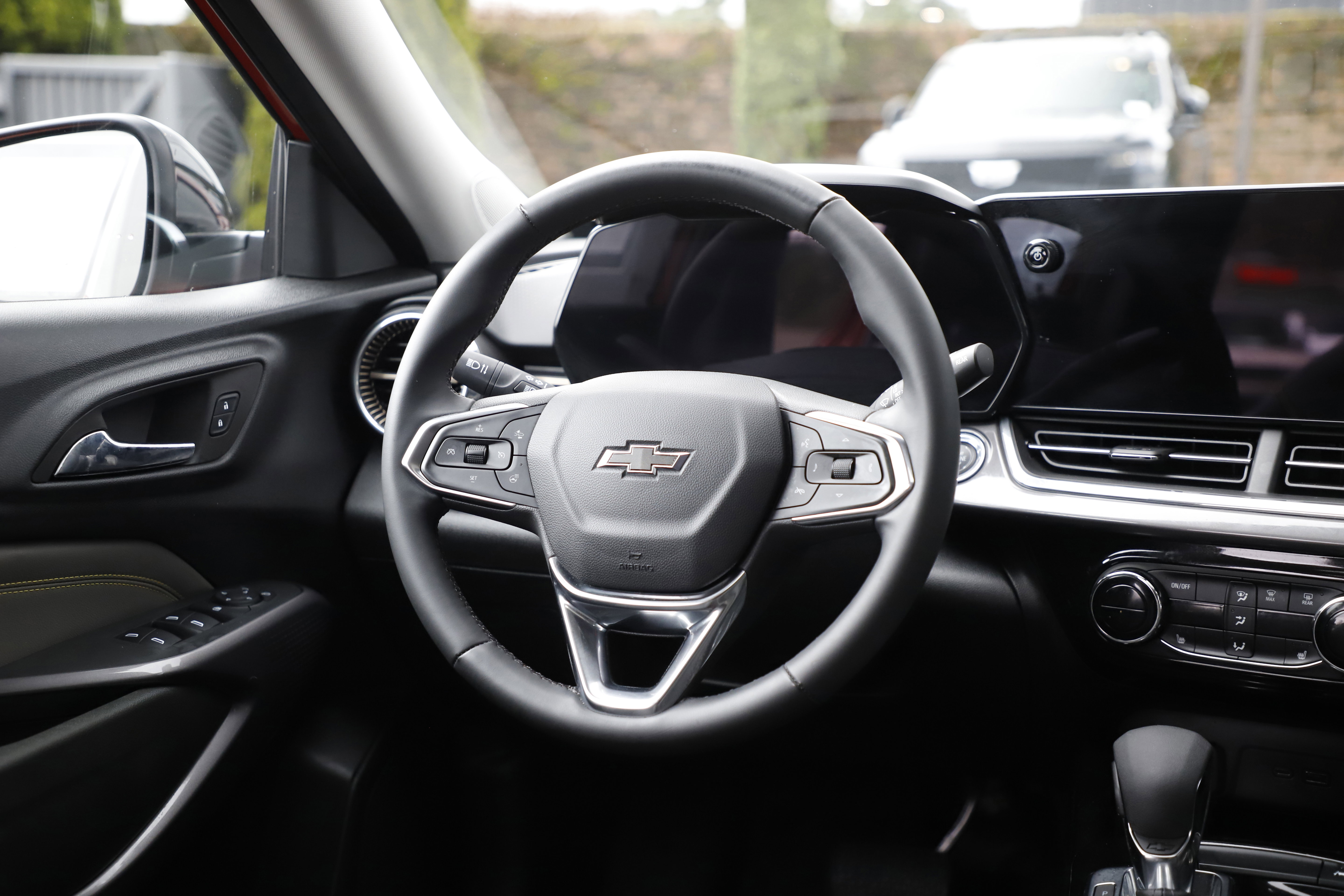 Used 2024 Chevrolet Trax ACTIV w/ Sunroof Package image 17